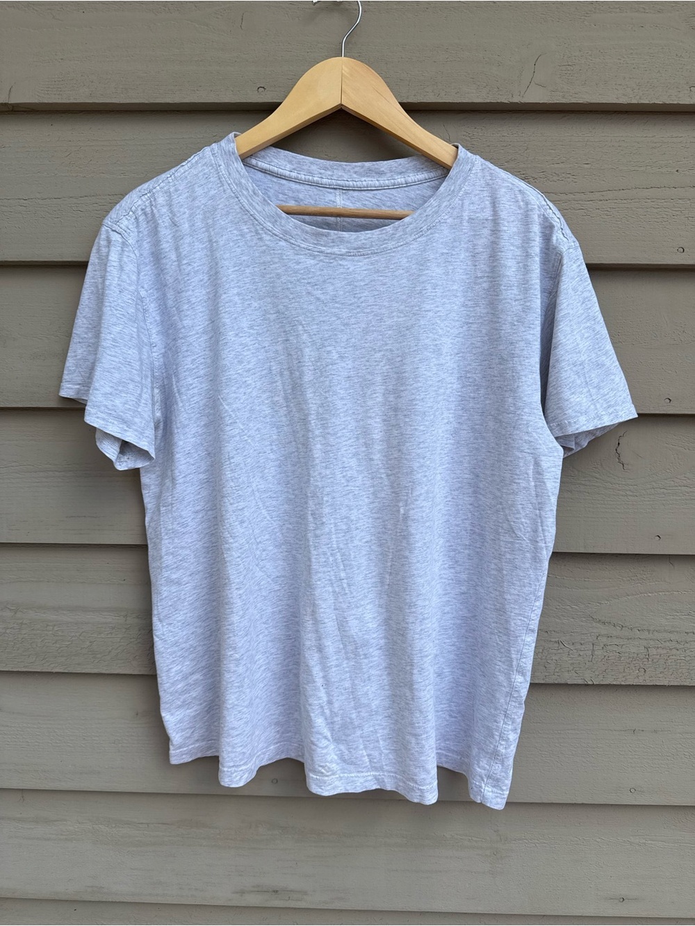 Lululemon Classic Fit Cotton Blend T-shirt size 8